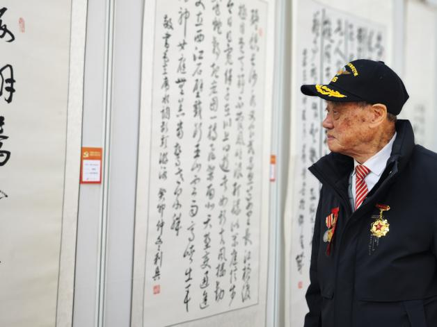 清水河有位“党员画家”廖爷爷